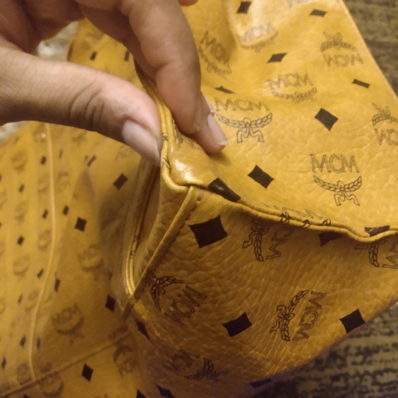 MCM Tote 🤎🖤 - Picture 7 of 16